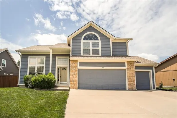 560 S Juniper ST, Gardner, KS 66030