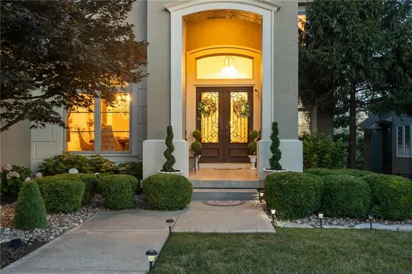9429 W 162nd ST, Overland Park, KS 66085