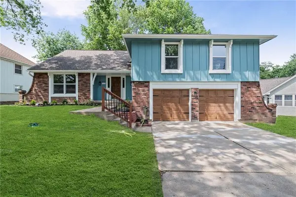 8900 E 81st ST, Raytown, MO 64138