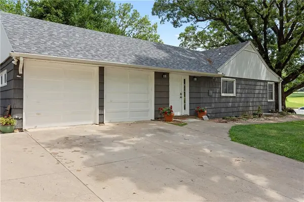 7930 W 67th ST, Merriam, KS 66202