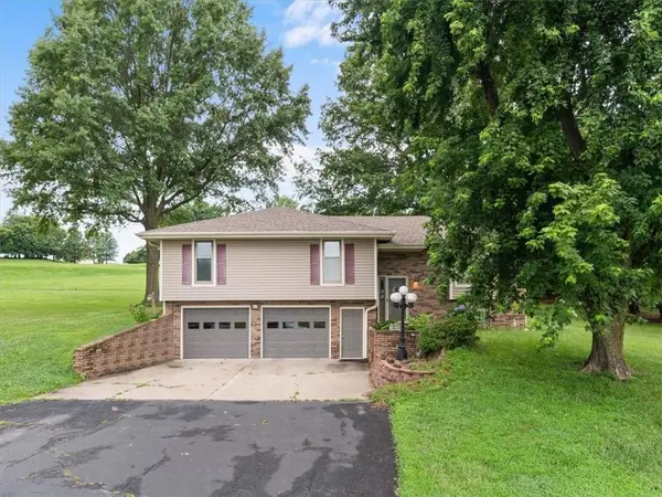 5560 SE State Route FF HWY, St Joseph, MO 64507
