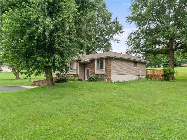 5560 SE State Route FF HWY, St Joseph, MO 64507
