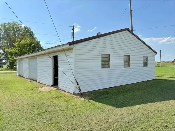 503 N School ST, Cherryvale, KS 67335