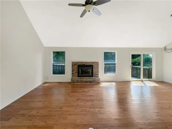 15513 Floyd ST, Overland Park, KS 66223