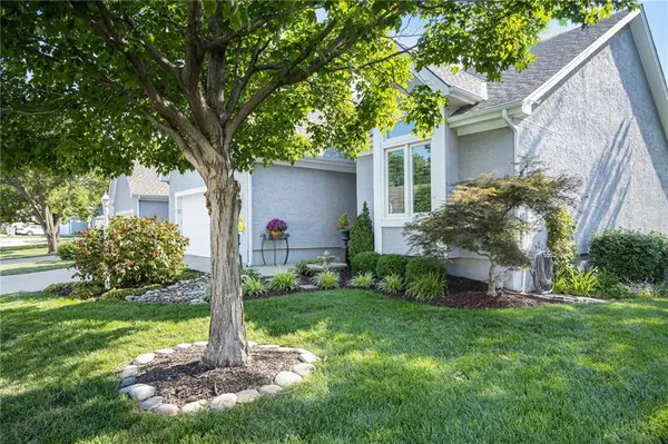 11024 W 98th ST, Overland Park, KS 66214