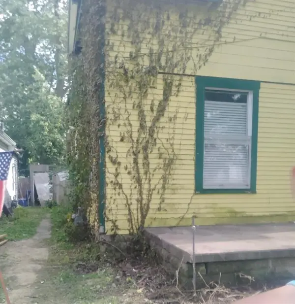 211 E 8th ST, Rushville, IN 46173
