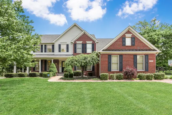 797 Old Eagle WAY, Greenwood, IN 46143