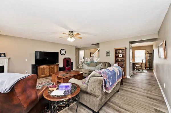 2396 S Moeller CIR, New Palestine, IN 46163