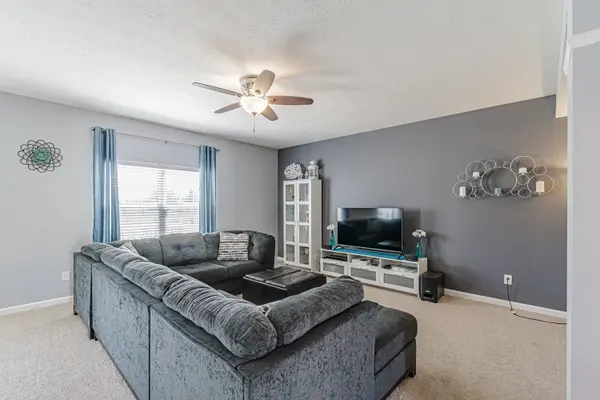 755 Bobtail DR, Greenfield, IN 46140