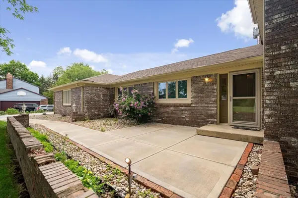 5160 Hill Valley DR, Pittsboro, IN 46167