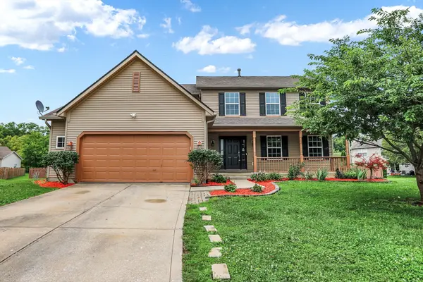 6421 Northbend CT, Avon, IN 46123