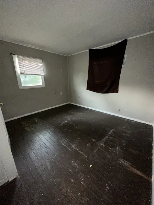 3322 Wallace AVE, Indianapolis, IN 46218