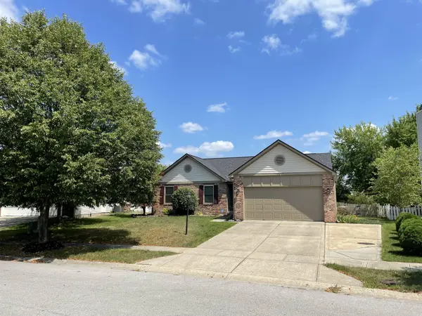 10242 Carmine DR, Noblesville, IN 46060