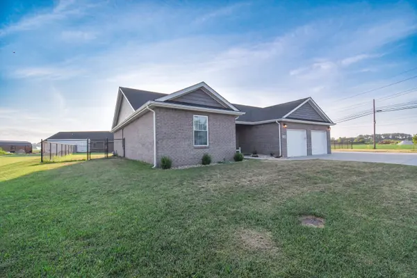 1604 E Bell Ford DR, Seymour, IN 47274