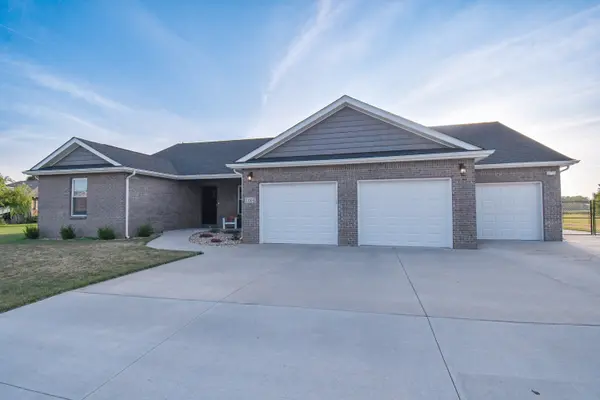 1604 E Bell Ford DR, Seymour, IN 47274