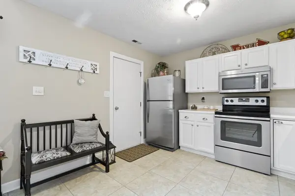 11531 Hidden Bay, Indianapolis, IN 46236