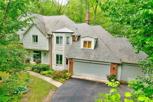 810 Sugarbush RDG, Zionsville, IN 46077