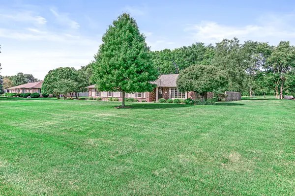 1037 Grey Squirrel DR, Pendleton, IN 46064