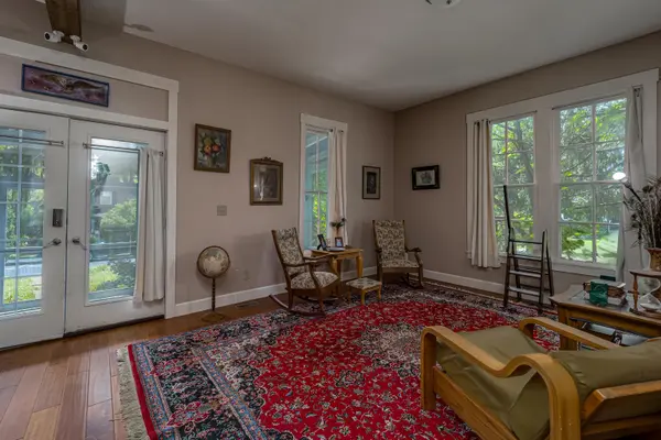 196 W Franklin, Nashville, IN 47448