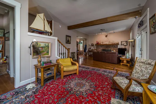 196 W Franklin, Nashville, IN 47448