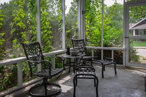 196 W Franklin, Nashville, IN 47448