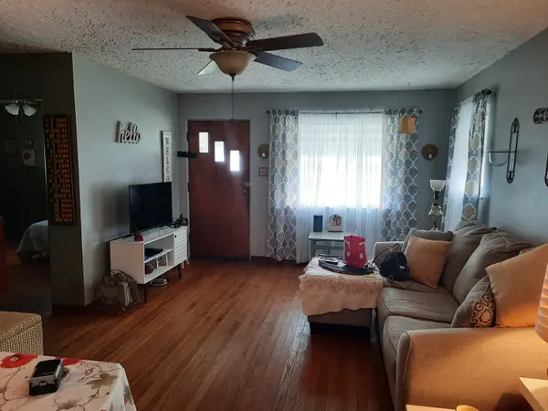 322 8th AVE S, Beech Grove, IN 46107