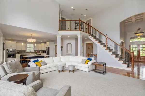 16416 Oak Manor DR, Westfield, IN 46074