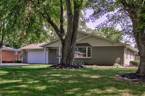 8005 Wallingwood DR, Indianapolis, IN 46256