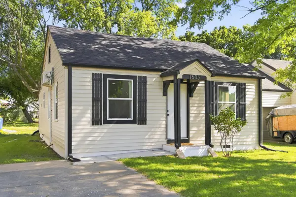 1605 E Blaine ST, Springfield, MO 65803