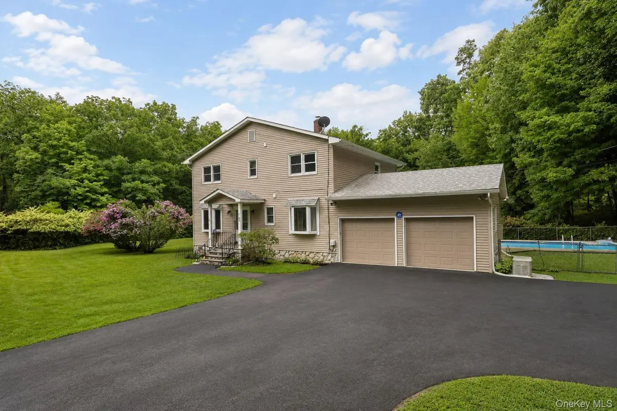 121 Marl RD, Walker Valley, NY 12566