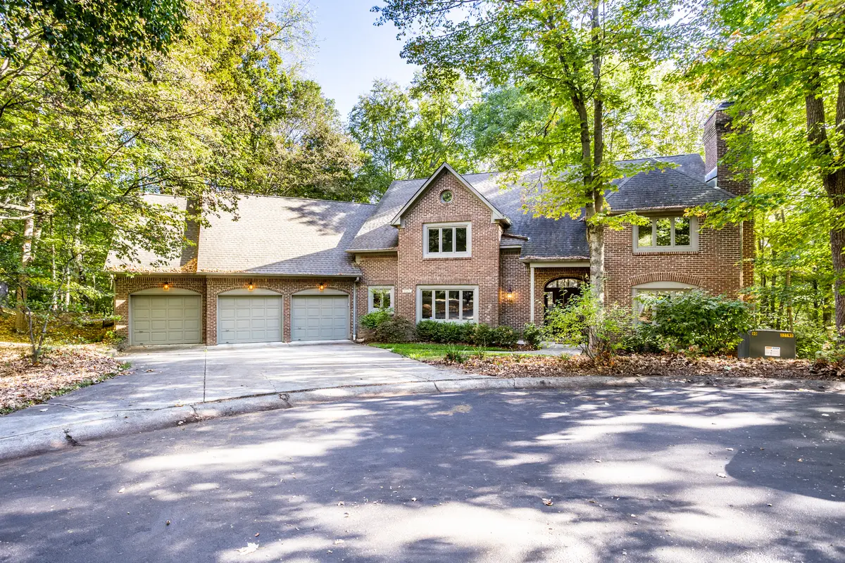 8820 Woodacre LN, Indianapolis, IN 46234