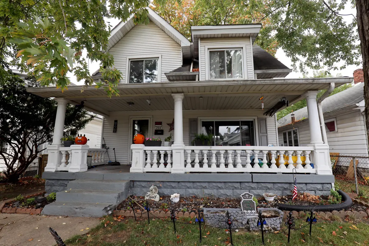 204 N Mount ST, Indianapolis, IN 46222