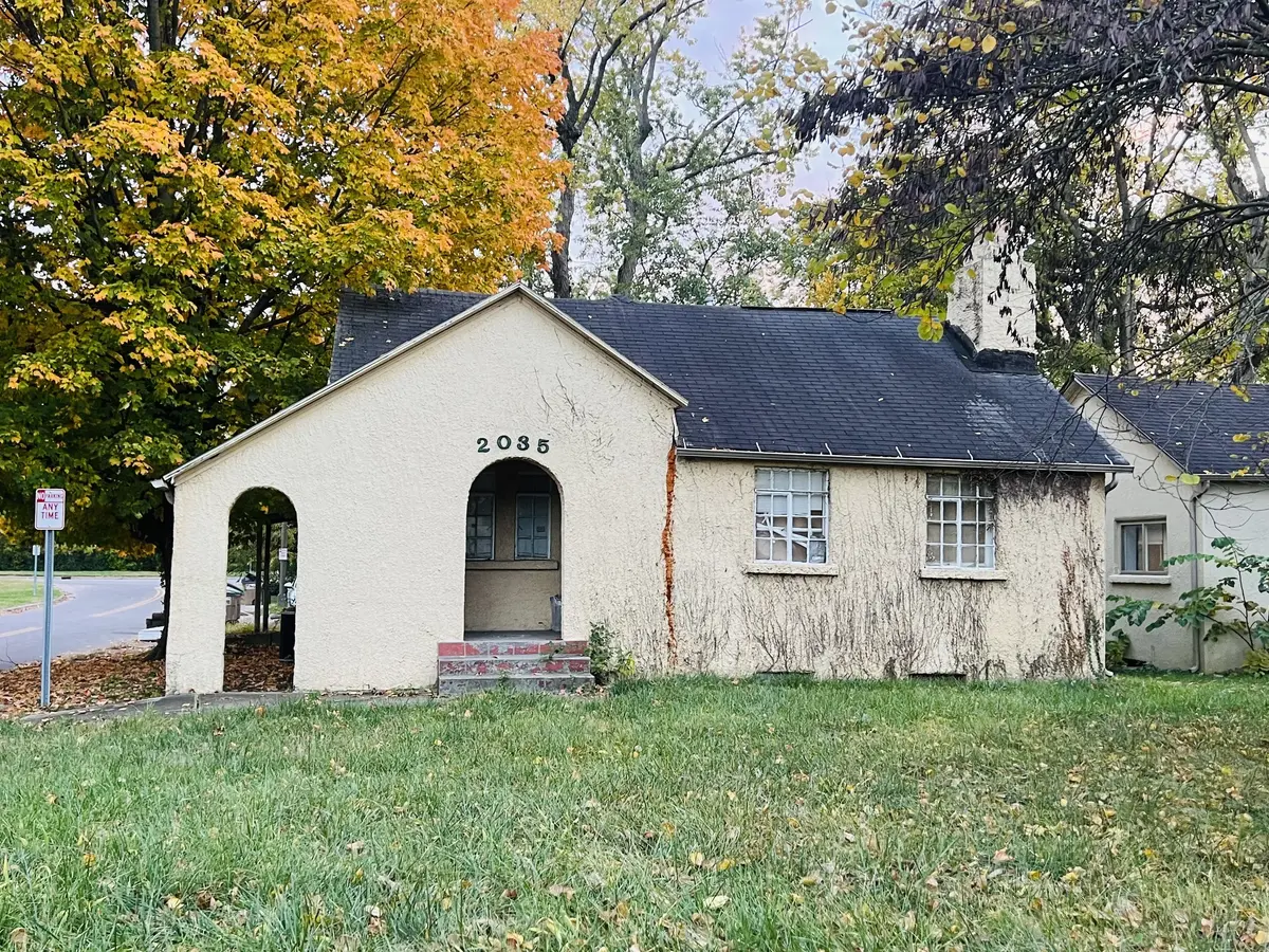 2035 E 10th ST, Columbus, IN 47201