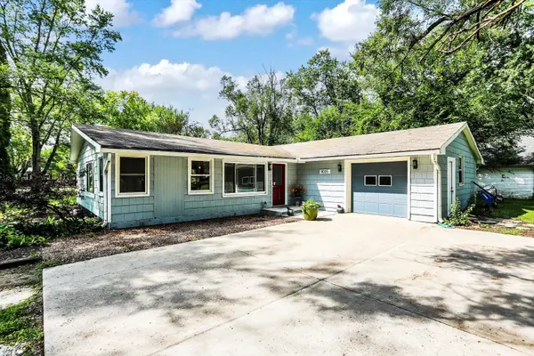 9035 Horseshoe DR, Zionsville, IN 46077