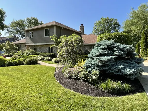 1017 Greyhound Pass, Carmel, IN 46032