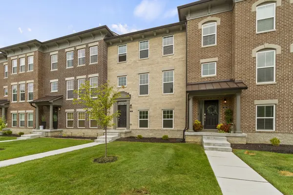 896 Yorkshire LN, Zionsville, IN 46077