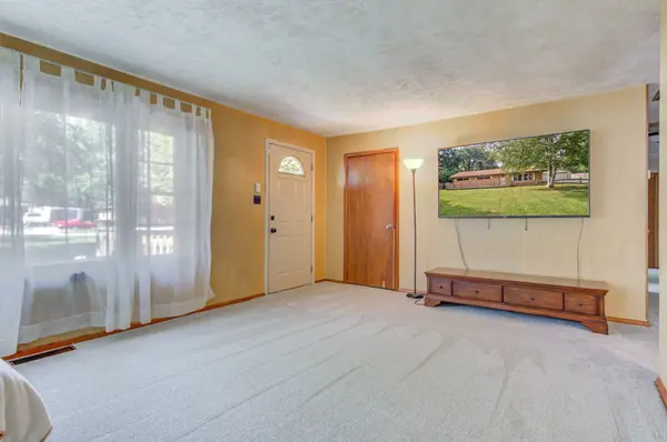 185 E Venoy DR, Indianapolis, IN 46227