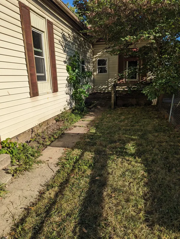 516 W 9th ST, Connersville, IN 47331