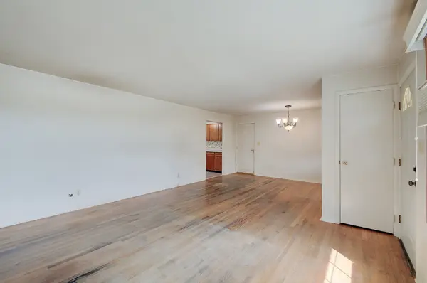 110 Carmelview DR, Carmel, IN 46032