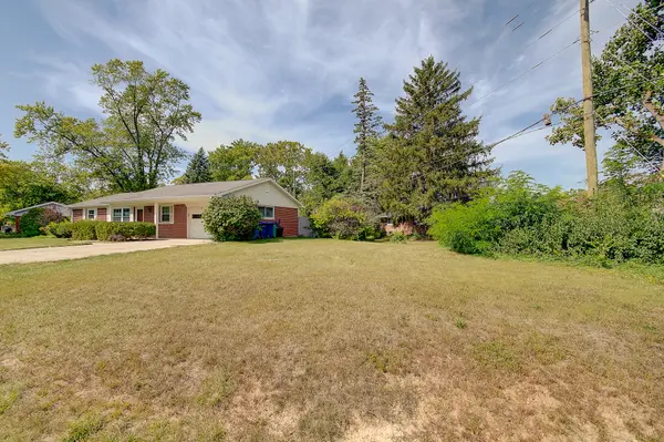 110 Carmelview DR, Carmel, IN 46032