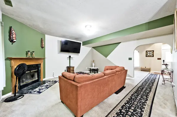 5253 Thrasher DR, Indianapolis, IN 46254