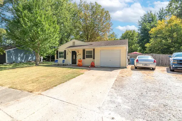 6219 Epperson DR, Indianapolis, IN 46221