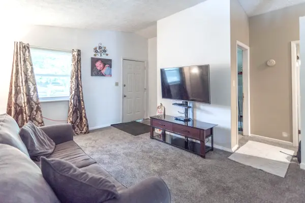 6219 Epperson DR, Indianapolis, IN 46221