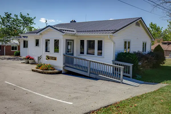 30 Artist Drive, Nashville, IN 47448