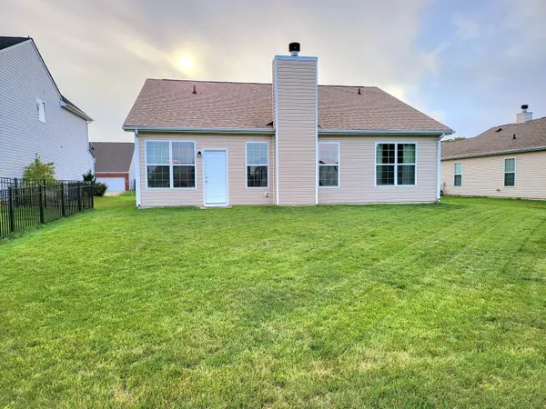 3394 Roundlake LN, Whitestown, IN 46075