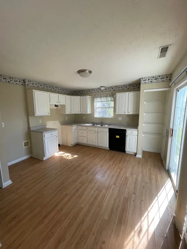 3153 Delaway LN, Indianapolis, IN 46217
