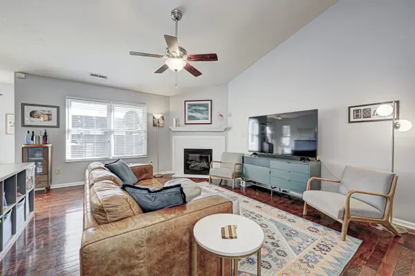 6889 N Denton DR, Mccordsville, IN 46055