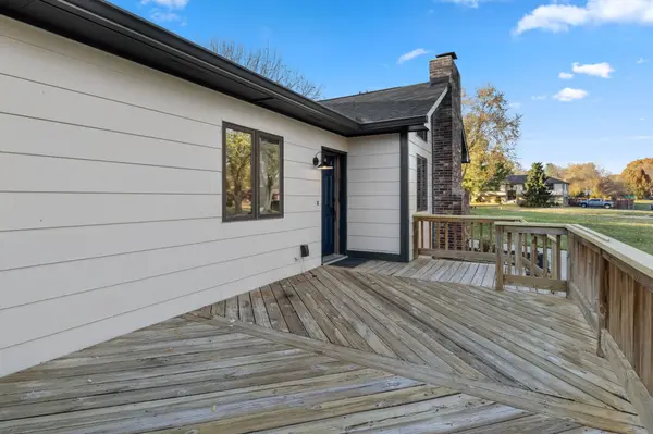 180 N Windmill TRL, Greenwood, IN 46142