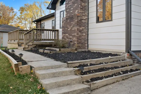 180 N Windmill TRL, Greenwood, IN 46142