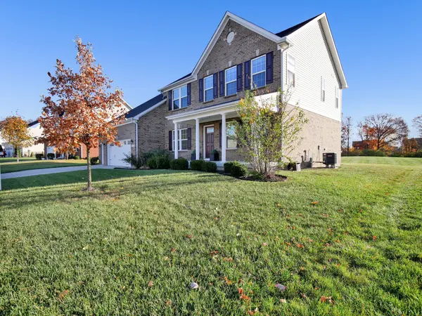 1811 Windborne LN, Greenwood, IN 46143